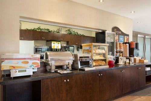 Hotel Days Inn - Regina Airport West