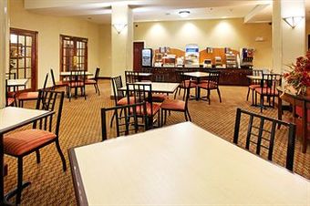 Holiday Inn Express Hotel & Suites Sylacauga
