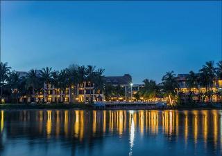 Hotel River Beach Resort