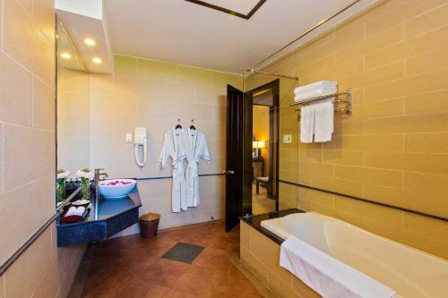 Hotel Hoi An Beach Resort