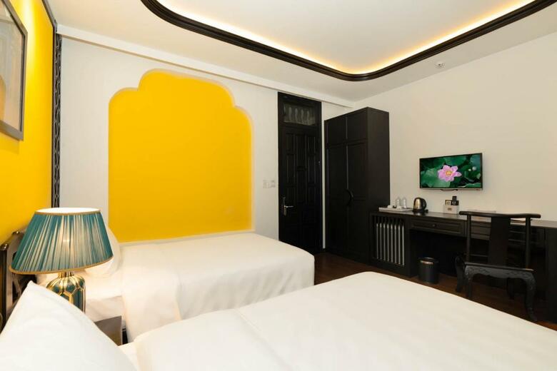 Hotel Lotus