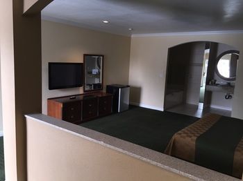 Motel Walnut Inn & Suites