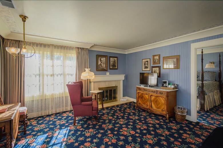 The Mendocino Hotel And Garden Suites