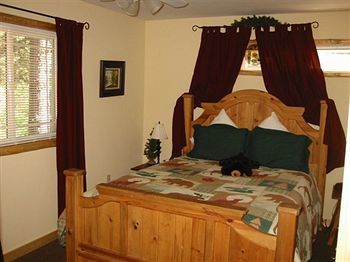 Tahoma Meadows Bed And Breakfast Cottages