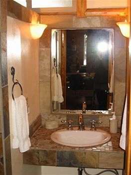 Tahoma Meadows Bed And Breakfast Cottages