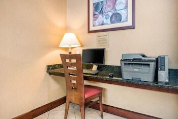 Hotel Quality Inn & Suites