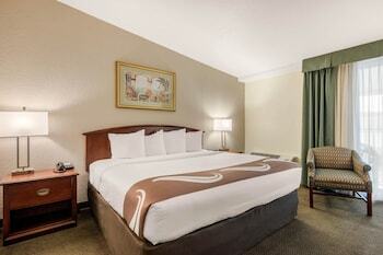 Hotel Quality Inn & Suites