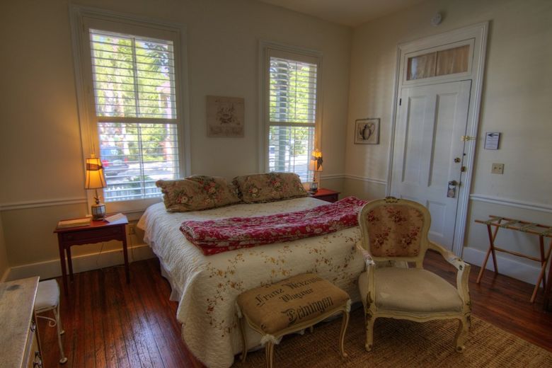 Hostal Florida House Inn