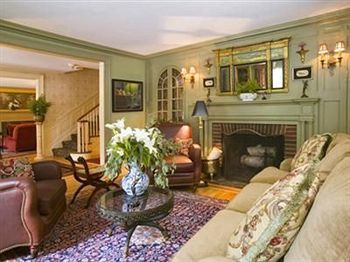 Bed & Breakfast Bee And Thistle Inn