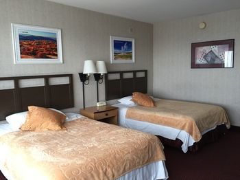 La Crystal Hotel