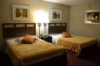 La Crystal Hotel