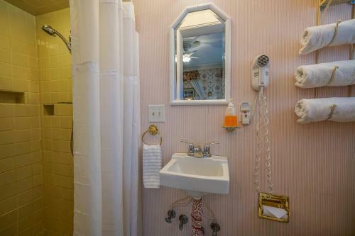 Bed & Breakfast Pinehill Inn