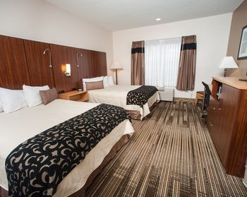 Hostal Northfield Inn, Suites & Conference Center