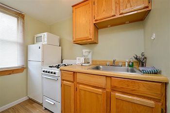 Motel Americas Best Value Inn & Cottages