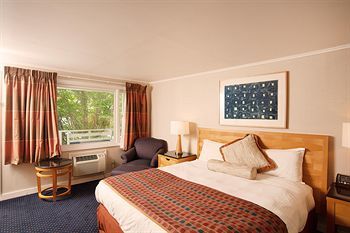 Motel Americas Best Value Inn & Cottages