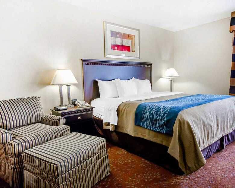 Hotel Comfort Inn & Suites