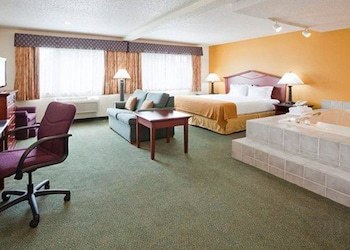 Hotel Quality Inn & Suites
