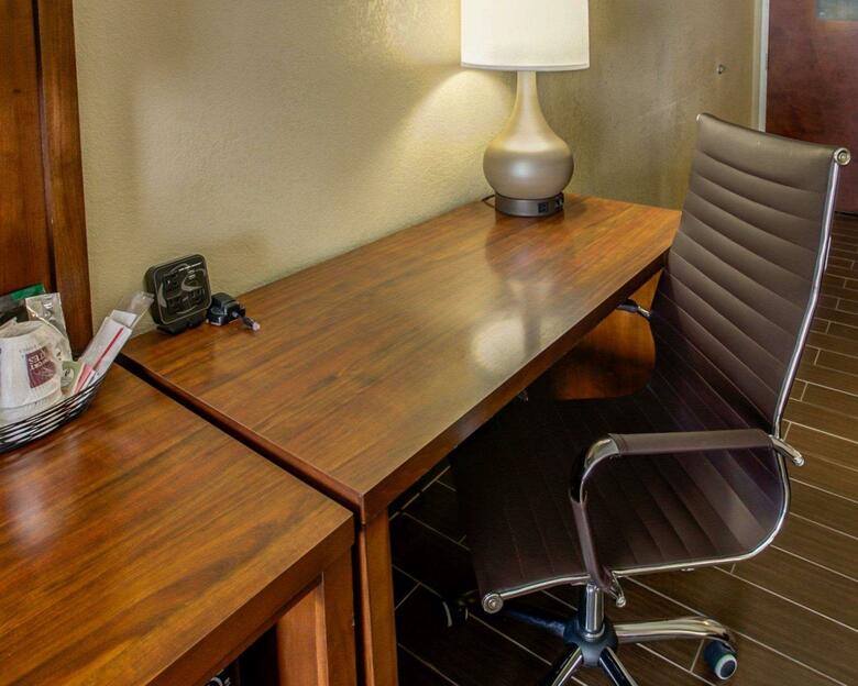 Hotel Comfort Suites