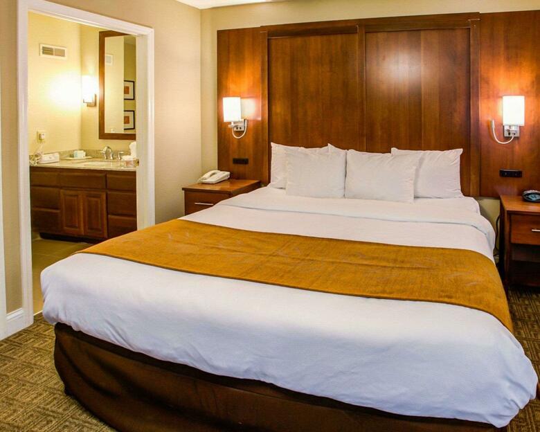 Hotel Comfort Suites