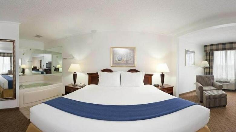 Hotel Holiday Inn Express & Suites Alliance