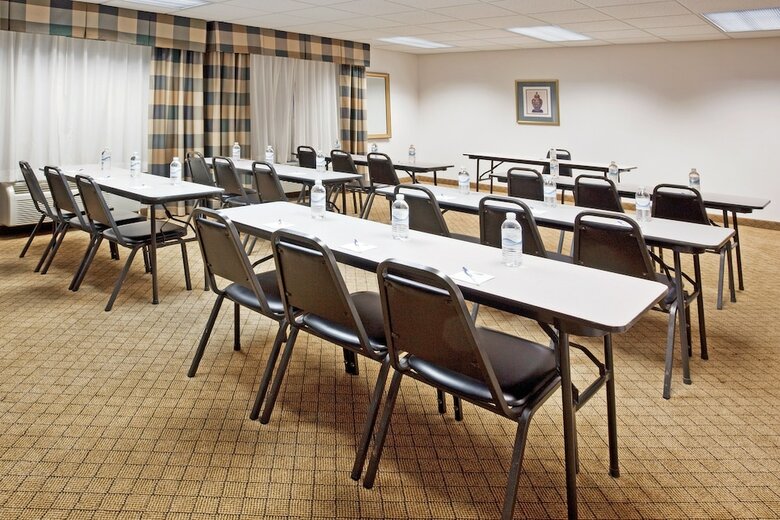 Hotel Holiday Inn Express & Suites Alliance