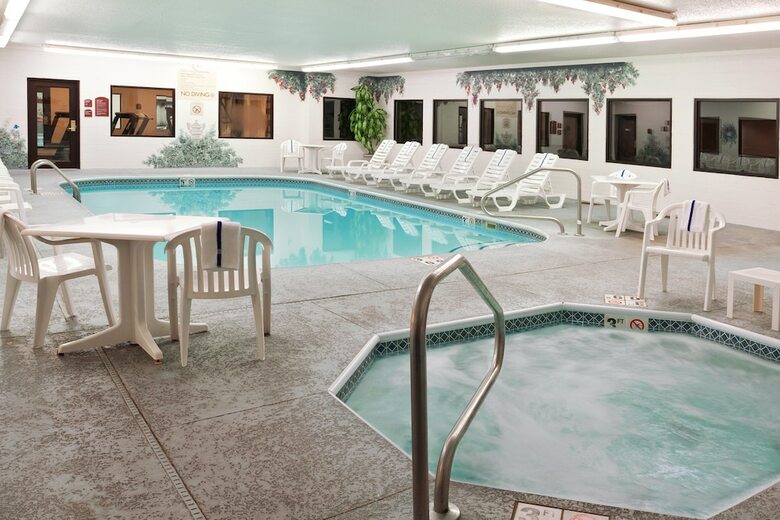Hotel Holiday Inn Express & Suites Alliance