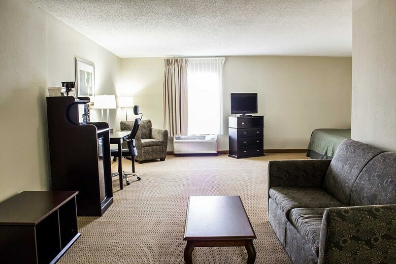 Hotel Quality Inn And Suites