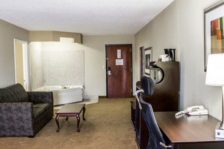 Hotel Quality Inn And Suites
