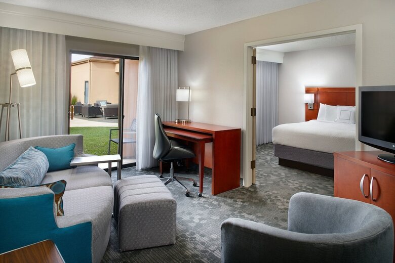Hotel Courtyard By Marriott Fayetteville