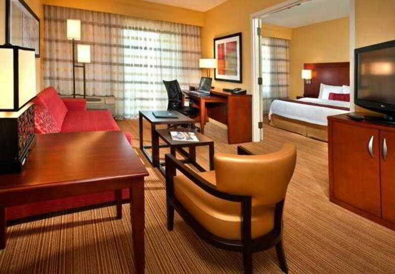 Hotel Courtyard By Marriott Fayetteville
