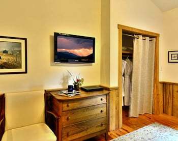 Bent Creek Lodge Bed & Breakfast