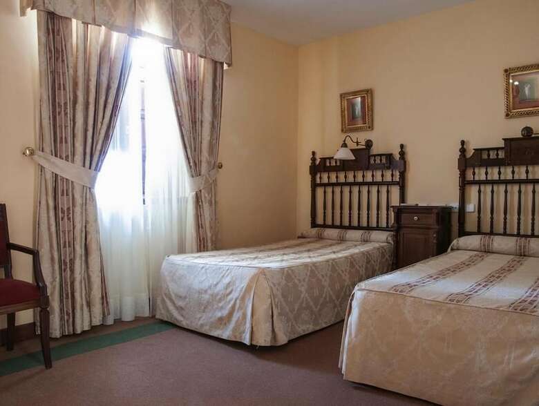Hotel Alvar Fa�ez