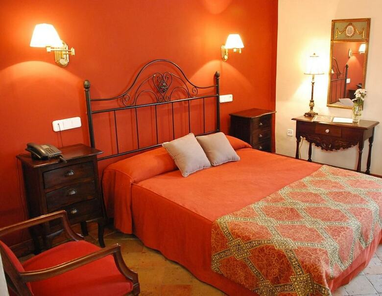 Hotel Alvar Fa�ez