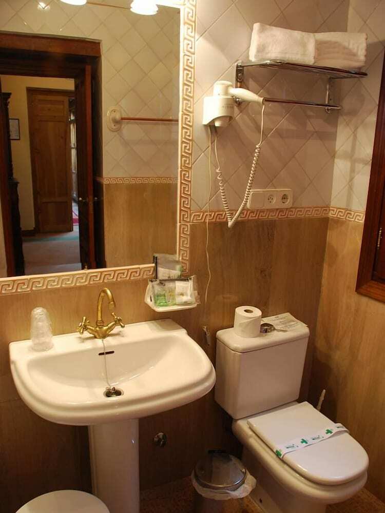 Hotel Alvar Fa�ez