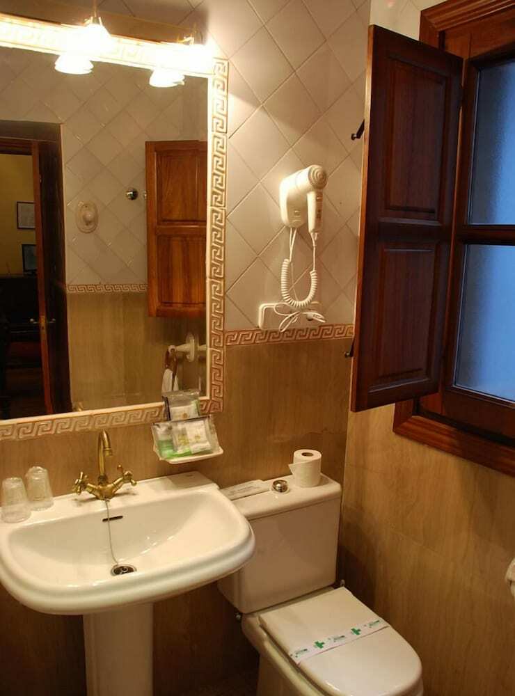 Hotel Alvar Fa�ez