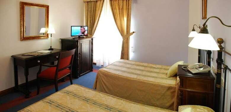 Hotel Alvar Fa�ez