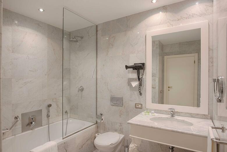Hotel NH Venezia Santa Lucia
