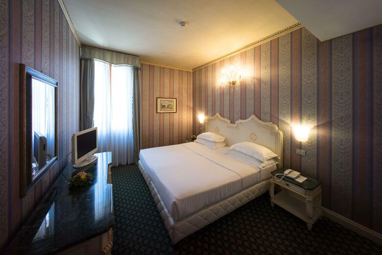 Hotel NH Venezia Santa Lucia