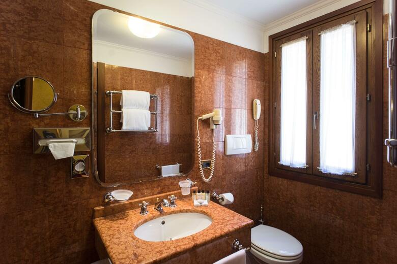 Hotel NH Venezia Santa Lucia