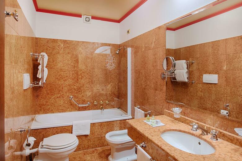 Hotel NH Venezia Santa Lucia