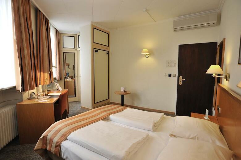 Hotel Golden Tulip Central Molitor