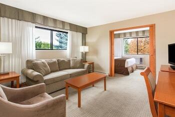 Ramada By Wyndham Kelowna Hotel & Conference Center