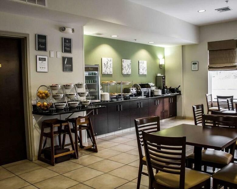 Hotel Sleep Inn & Suites