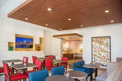 Hotel Holiday Inn Express & Suites Pittsburgh North Shore