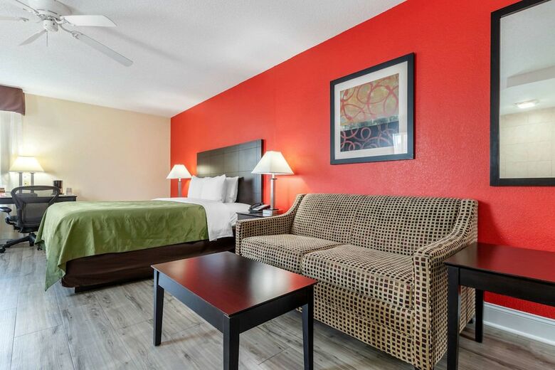 Motel Quality Inn & Suites