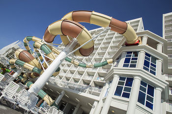 Hotel Crown Reef Resort