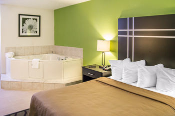Hotel Quality Inn And Suites