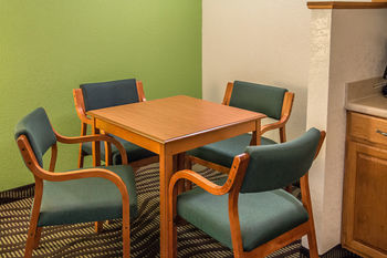 Hotel Quality Inn And Suites