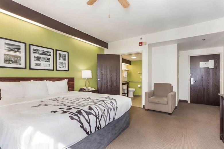 Hotel Sleep Inn At Harbour View