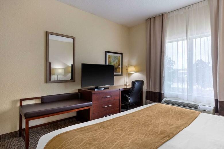 Hotel Comfort Inn & Suites